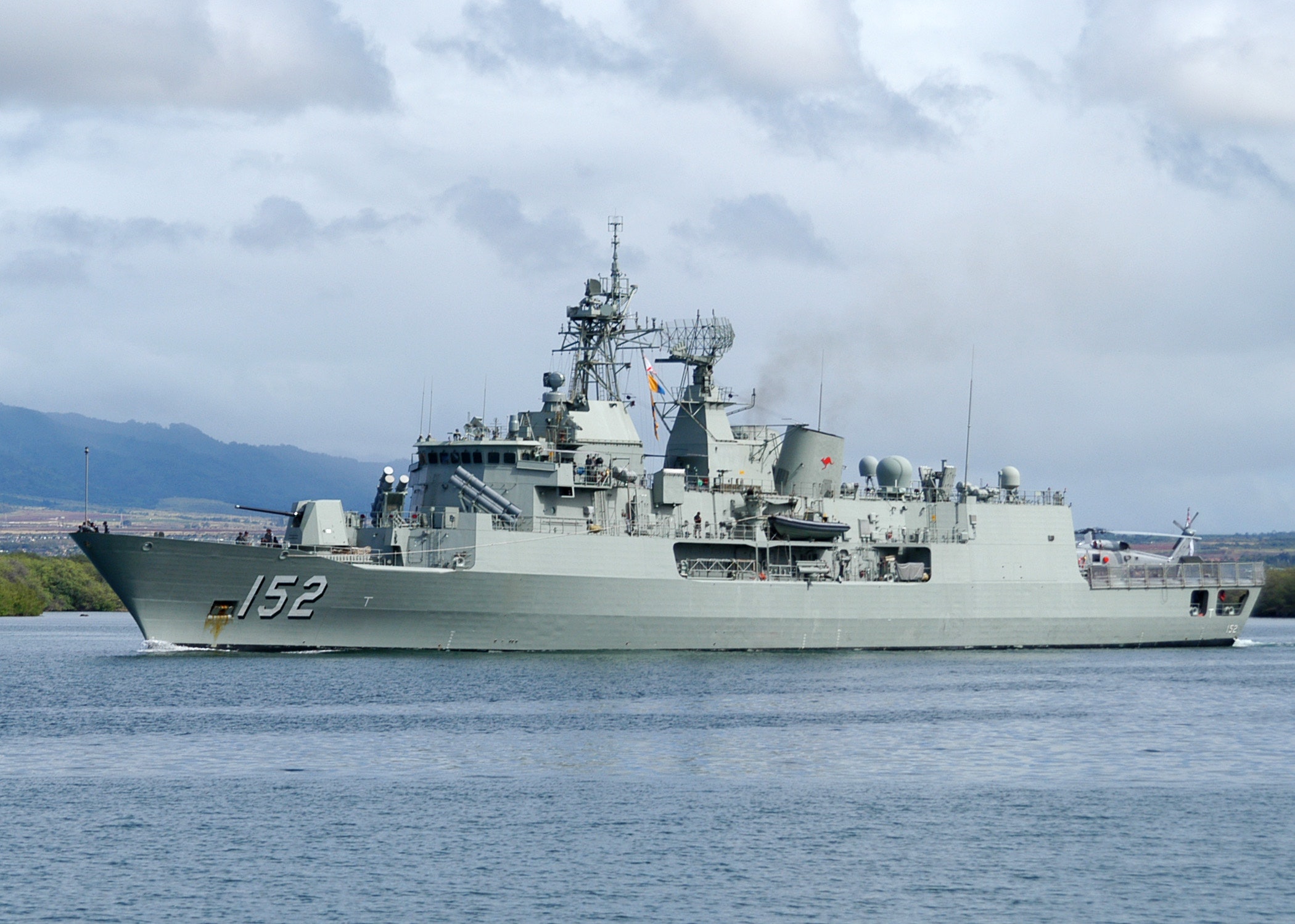 The Australian Anzac-class frigate HMAS Warramunga departs Pearl Harbor to support RIMPAC 2010 exercises. (U.S. Navy photo by Mass Communication Specialist 1st Class Jason Swink/Released)