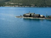 British troops come ashore in Albania