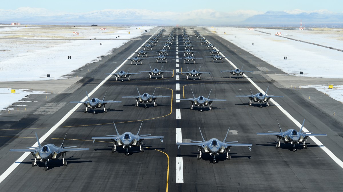 Lockheed wins contract for 148 more F-35s
