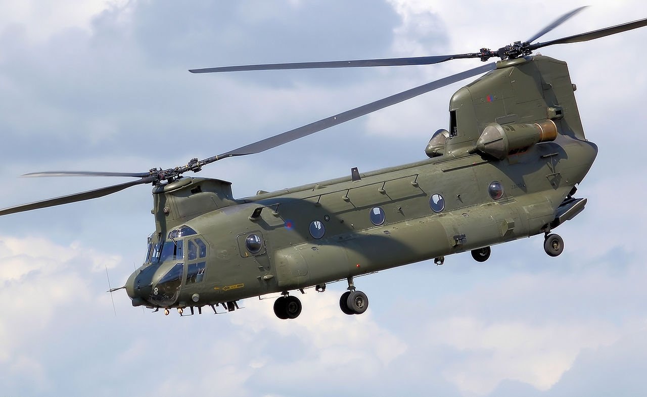 British Chinook helicopter deploys drones