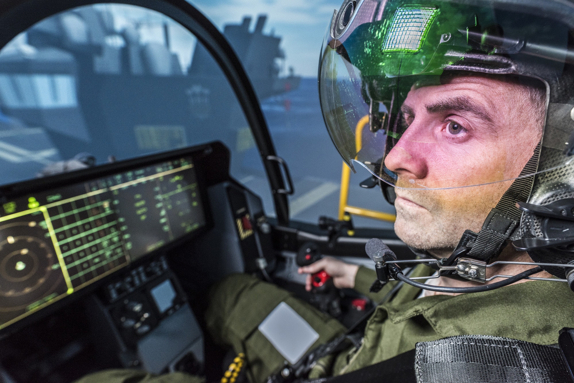Royal Navy pilot hails ‘unique simulator’ supporting first of class F-35 flight trials