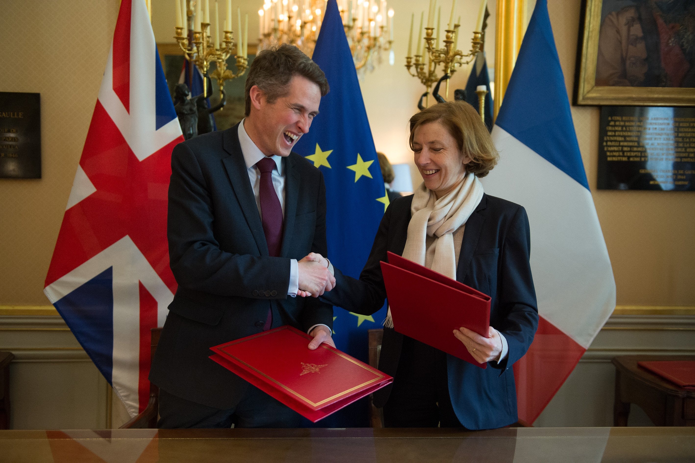 Britain and France sign agreement for test pilot exchange